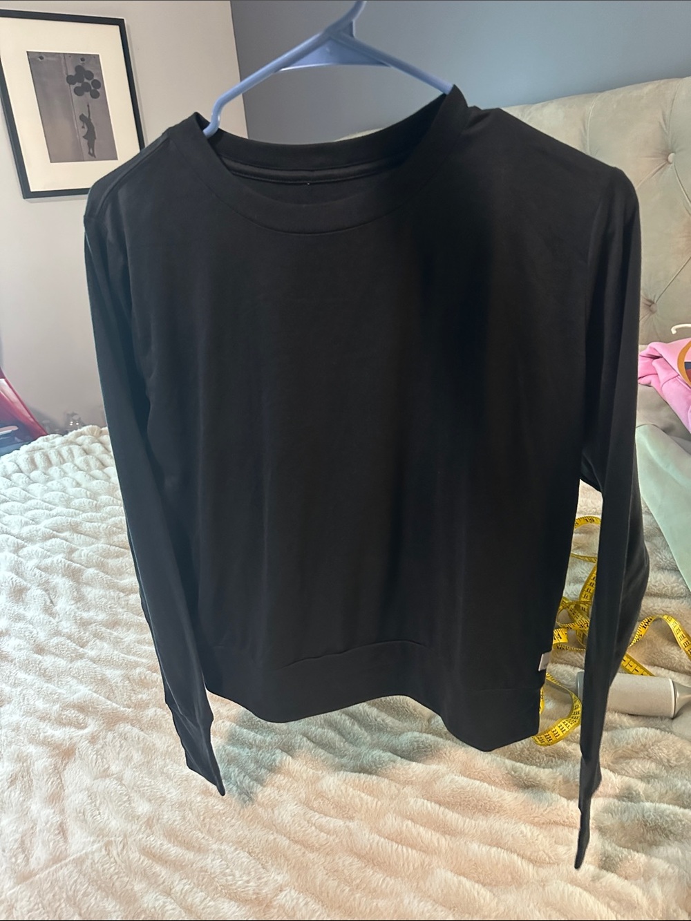 Vuori Halo Pullover Women’s Black Crewneck Long-Sleeve Top Small